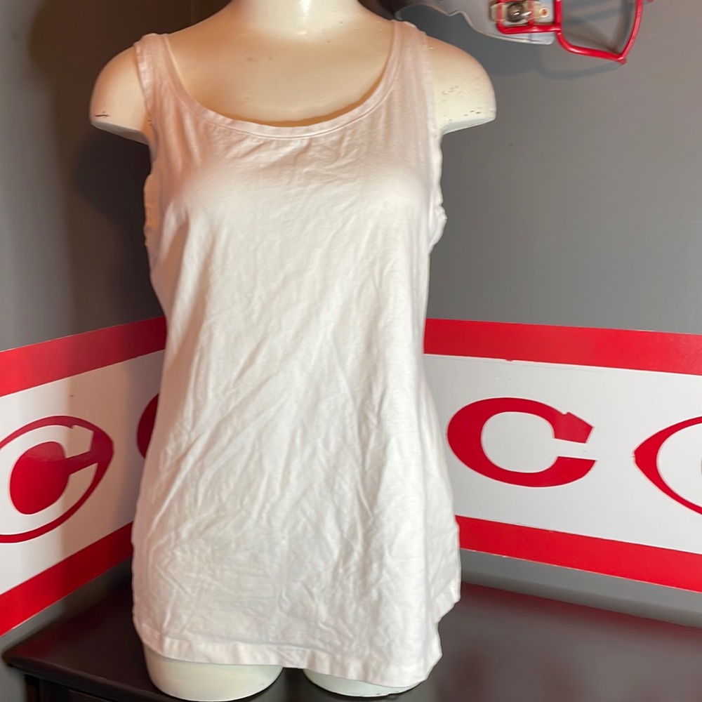 🎉Basic White Tank! Women’s Size XL New Directions!